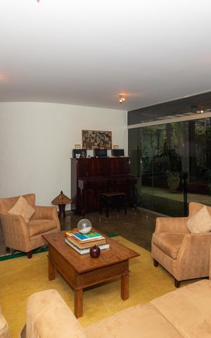 Casa para alugar com 434m², 4 quartos e 5 vagas Casa para alugar com 434m², 4 quartos e 5 vagasSala