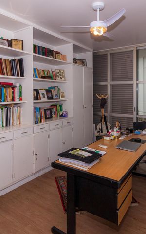 Casa para alugar com 434m², 4 quartos e 5 vagas Casa para alugar com 434m², 4 quartos e 5 vagasQuarto 1