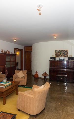 Casa para alugar com 434m², 4 quartos e 5 vagas Casa para alugar com 434m², 4 quartos e 5 vagasSala