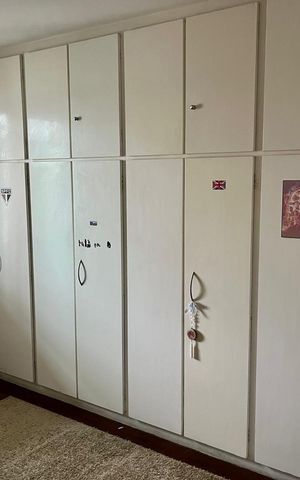 Casa de condomínio à venda com 500m², 4 quartos e 2 vagas Casa de condomínio à venda com 500m², 4 quartos e 2 vagasQuarto