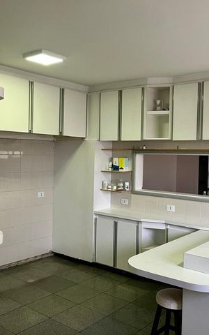 Casa de condomínio à venda com 500m², 4 quartos e 2 vagas Casa de condomínio à venda com 500m², 4 quartos e 2 vagasCozinha