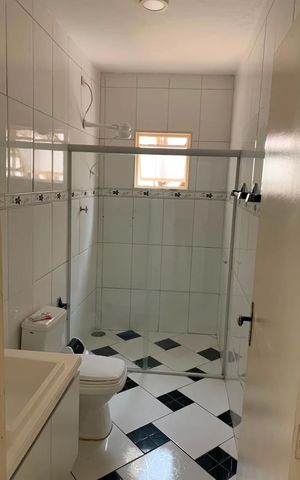 Casa para alugar com 175m², 2 quartos e 2 vagas Casa para alugar com 175m², 2 quartos e 2 vagasBanheiro