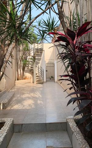Casa para alugar com 175m², 2 quartos e 2 vagas Casa para alugar com 175m², 2 quartos e 2 vagasÁrea externa
