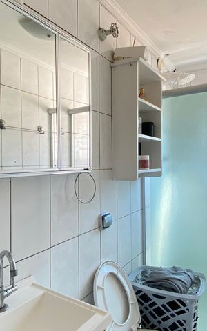 Casa à venda com 200m², 3 quartos e 1 vaga Casa à venda com 200m², 3 quartos e 1 vagaBanheiro 2