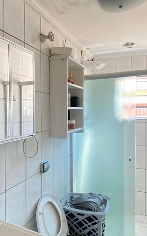 Casa à venda com 200m², 3 quartos e 1 vaga Casa à venda com 200m², 3 quartos e 1 vagaBanheiro 2