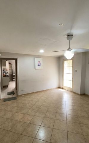 Casa à venda com 200m², 3 quartos e 1 vaga Casa à venda com 200m², 3 quartos e 1 vagaSala 1