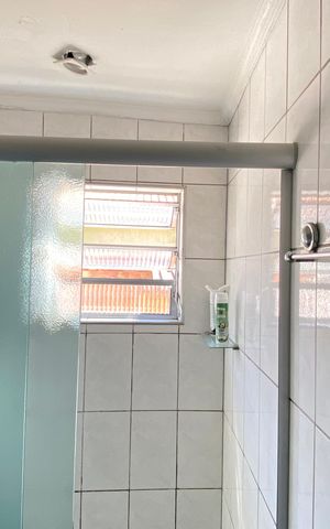 Casa à venda com 200m², 3 quartos e 1 vaga Casa à venda com 200m², 3 quartos e 1 vagaBanheiro 2