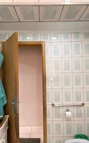 Casa à venda com 200m², 3 quartos e 1 vaga Casa à venda com 200m², 3 quartos e 1 vagaBanheiro 1