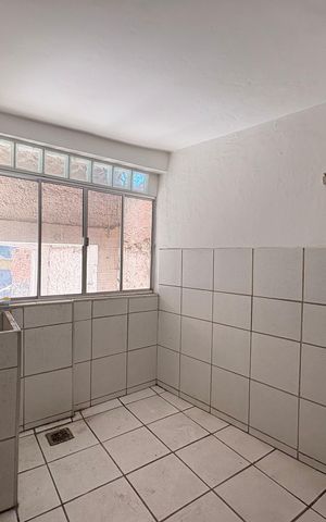 Casa para alugar com 600m², 8 quartos e 2 vagas Casa para alugar com 600m², 8 quartos e 2 vagasCasa 3 - Área de serviço
