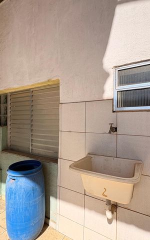 Casa para alugar com 600m², 8 quartos e 2 vagas Casa para alugar com 600m², 8 quartos e 2 vagasCasa 4 - Área de serviço