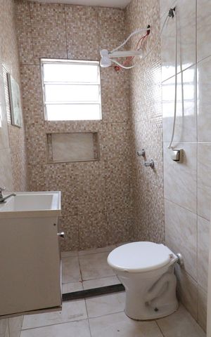 Casa para alugar com 70m², 2 quartos e 1 vagaBanheiro