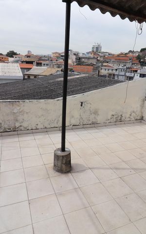 Casa para alugar com 70m², 2 quartos e 1 vagaQuintal