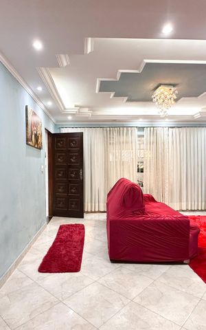 Casa à venda com 222m², 3 quartos e 2 vagasSala