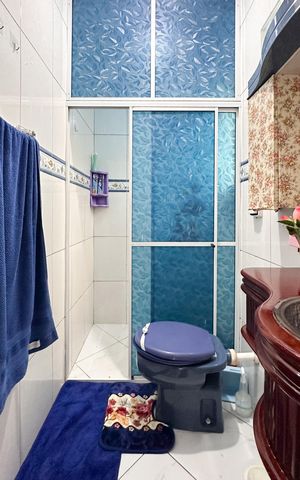 Casa à venda com 222m², 3 quartos e 2 vagasBanheiro Social
