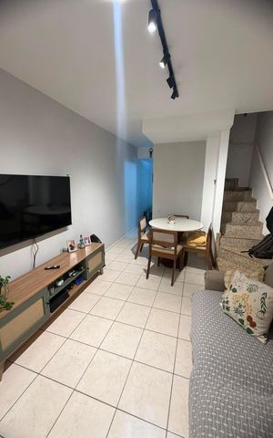 Casa de condomínio à venda com 63m², 2 quartos e 1 vaga Casa de condomínio à venda com 63m², 2 quartos e 1 vagaSala