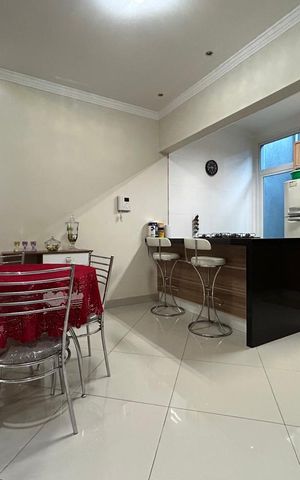 Casa à venda com 181m², 3 quartos e 2 vagas Casa à venda com 181m², 3 quartos e 2 vagasCozinha