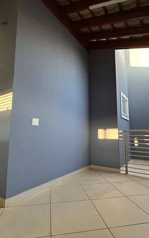 Casa à venda com 181m², 3 quartos e 2 vagas Casa à venda com 181m², 3 quartos e 2 vagasÁrea externa