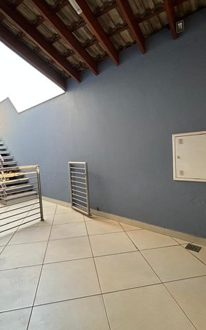 Casa à venda com 181m², 3 quartos e 2 vagas Casa à venda com 181m², 3 quartos e 2 vagasÁrea externa