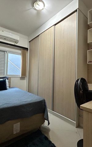 Casa à venda com 181m², 3 quartos e 2 vagas Casa à venda com 181m², 3 quartos e 2 vagasQuarto