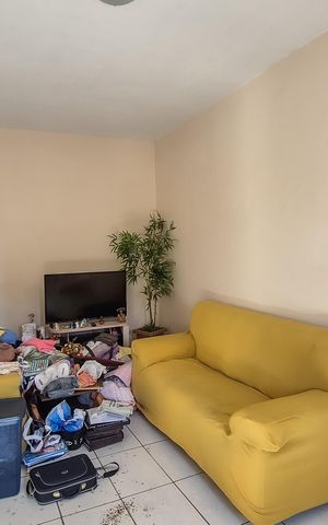Casa à venda com 250m², 4 quartos e 1 vaga Casa à venda com 250m², 4 quartos e 1 vagaSala