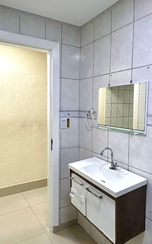 Casa para alugar com 175m², 5 quartos e 2 vagas Casa para alugar com 175m², 5 quartos e 2 vagasBanheiro 1