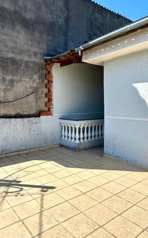 Casa para alugar com 175m², 5 quartos e 2 vagas Casa para alugar com 175m², 5 quartos e 2 vagasVaranda