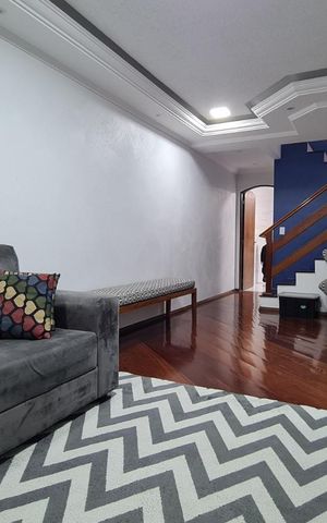 Casa à venda com 171m², 3 quartos e 2 vagas Casa à venda com 171m², 3 quartos e 2 vagasSala