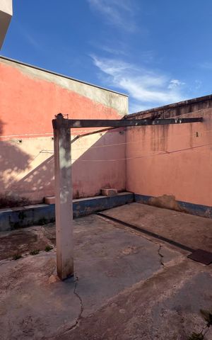Casa à venda com 216m², 2 quartos e 2 vagas Casa à venda com 216m², 2 quartos e 2 vagasQuintal