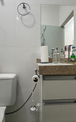 Casa à venda com 216m², 2 quartos e 2 vagas Casa à venda com 216m², 2 quartos e 2 vagasBanheiro Social