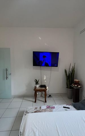 Casa à venda com 216m², 2 quartos e 2 vagas Casa à venda com 216m², 2 quartos e 2 vagasQuarto 2