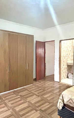 Casa para alugar com 171m², 4 quartos e 2 vagas Casa para alugar com 171m², 4 quartos e 2 vagasSuíte