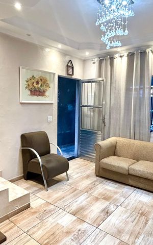 Casa para alugar com 171m², 4 quartos e 2 vagas Casa para alugar com 171m², 4 quartos e 2 vagasSala