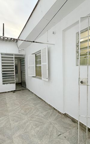 Casa para alugar com 100m², 2 quartos e 2 vagas Casa para alugar com 100m², 2 quartos e 2 vagasÁrea externa