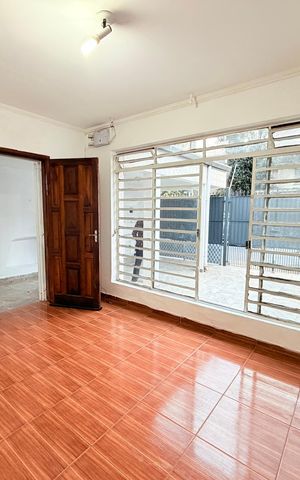Casa para alugar com 100m², 2 quartos e 2 vagas Casa para alugar com 100m², 2 quartos e 2 vagasSala