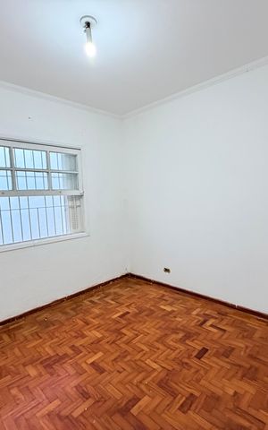 Casa para alugar com 100m², 2 quartos e 2 vagas Casa para alugar com 100m², 2 quartos e 2 vagasQuarto