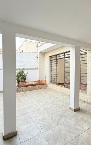 Casa para alugar com 100m², 2 quartos e 2 vagas Casa para alugar com 100m², 2 quartos e 2 vagasGaragem