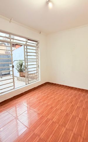 Casa para alugar com 100m², 2 quartos e 2 vagas Casa para alugar com 100m², 2 quartos e 2 vagasSala
