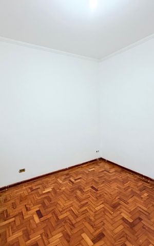 Casa para alugar com 100m², 2 quartos e 2 vagas Casa para alugar com 100m², 2 quartos e 2 vagasQuarto