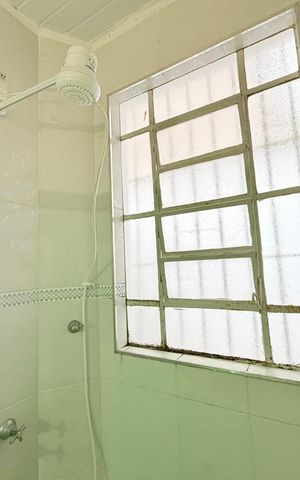 Casa para alugar com 100m², 2 quartos e 2 vagas Casa para alugar com 100m², 2 quartos e 2 vagasBanheiro da suíte