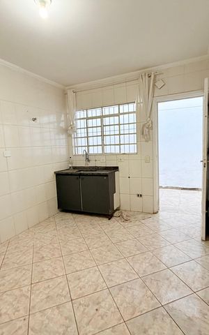 Casa para alugar com 100m², 2 quartos e 2 vagas Casa para alugar com 100m², 2 quartos e 2 vagasCozinha