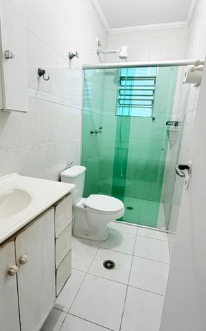Casa para alugar com 100m², 2 quartos e 2 vagas Casa para alugar com 100m², 2 quartos e 2 vagasBanheiro social
