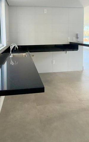 Apartamento à venda com 287m², 4 quartos e 3 vagas