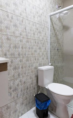 Casa à venda com 76m², 2 quartos e 1 vaga Casa à venda com 76m², 2 quartos e 1 vagaBanheiro Social