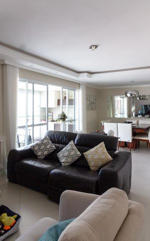 Apartamento à venda com 132m², 3 quartos e 2 vagasSala