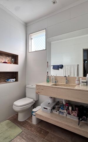 Casa de condomínio para alugar com 800m², 4 quartos e 4 vagas Casa de condomínio para alugar com 800m², 4 quartos e 4 vagasSuíte 2 - Banheiro