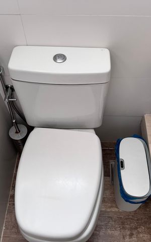 Casa de condomínio para alugar com 800m², 4 quartos e 4 vagas Casa de condomínio para alugar com 800m², 4 quartos e 4 vagasSuíte 2 - Banheiro
