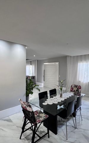 Casa de condomínio para alugar com 800m², 4 quartos e 4 vagas Casa de condomínio para alugar com 800m², 4 quartos e 4 vagasSala