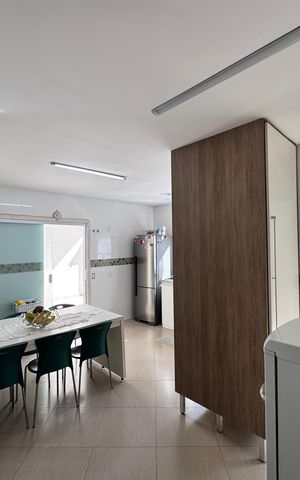 Casa de condomínio para alugar com 800m², 4 quartos e 4 vagas Casa de condomínio para alugar com 800m², 4 quartos e 4 vagasCozinha