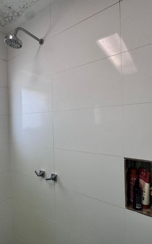 Casa de condomínio para alugar com 800m², 4 quartos e 4 vagas Casa de condomínio para alugar com 800m², 4 quartos e 4 vagasSuíte 1 - Banheiro