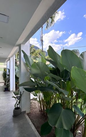 Casa de condomínio para alugar com 800m², 4 quartos e 4 vagas Casa de condomínio para alugar com 800m², 4 quartos e 4 vagasÁrea externa